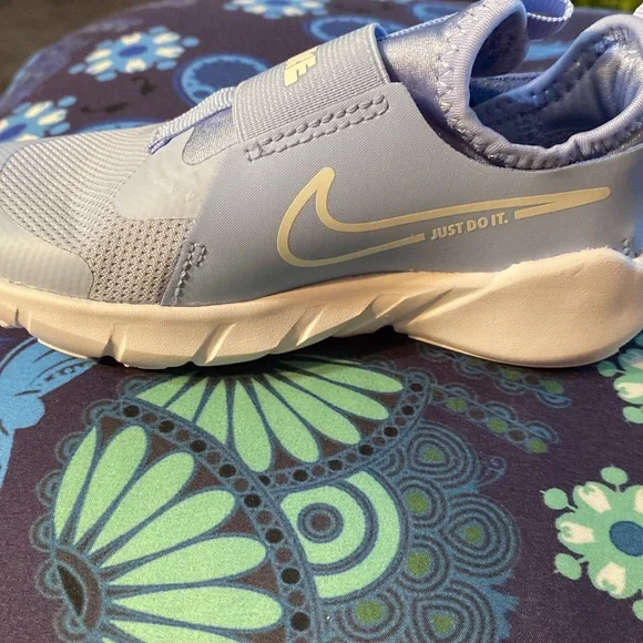 🌻🌻Unisex Nike flex runner brand new size 11 toddler - Picture 5 of 5